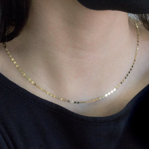 Sold Elegant Gold Necklace - Picture 5 of 6